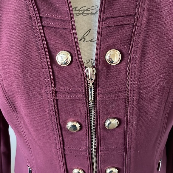 EUC Women’s WHBM Maroon Blazer in Size 4​​ - Picture 2 of 6